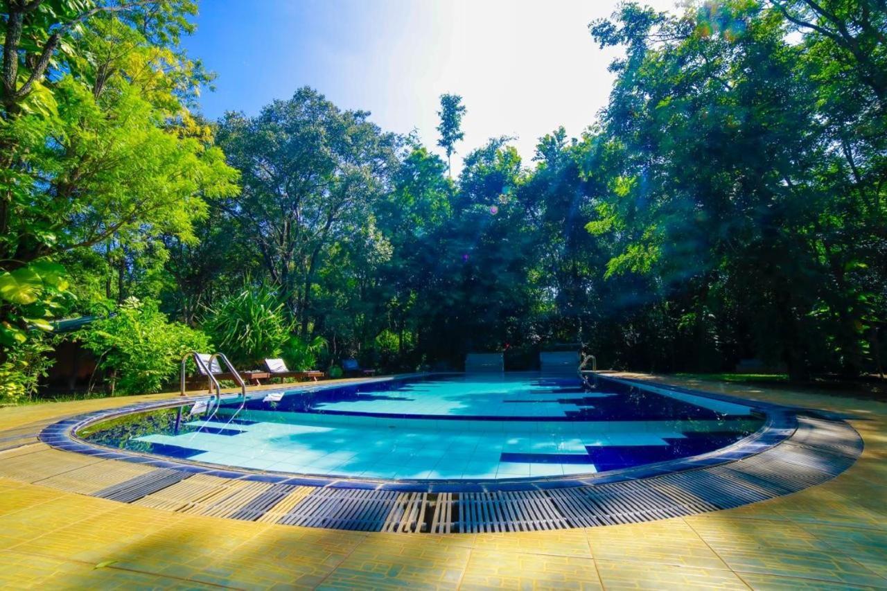 Jays Holiday Resort Habarana Exterior foto