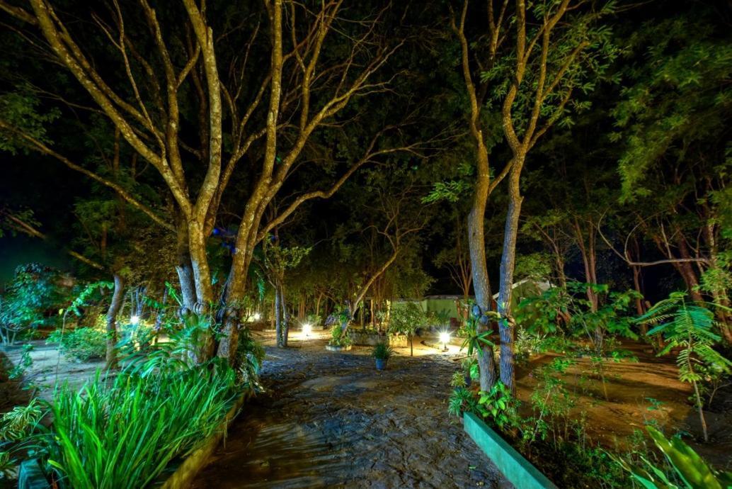 Jays Holiday Resort Habarana Exterior foto