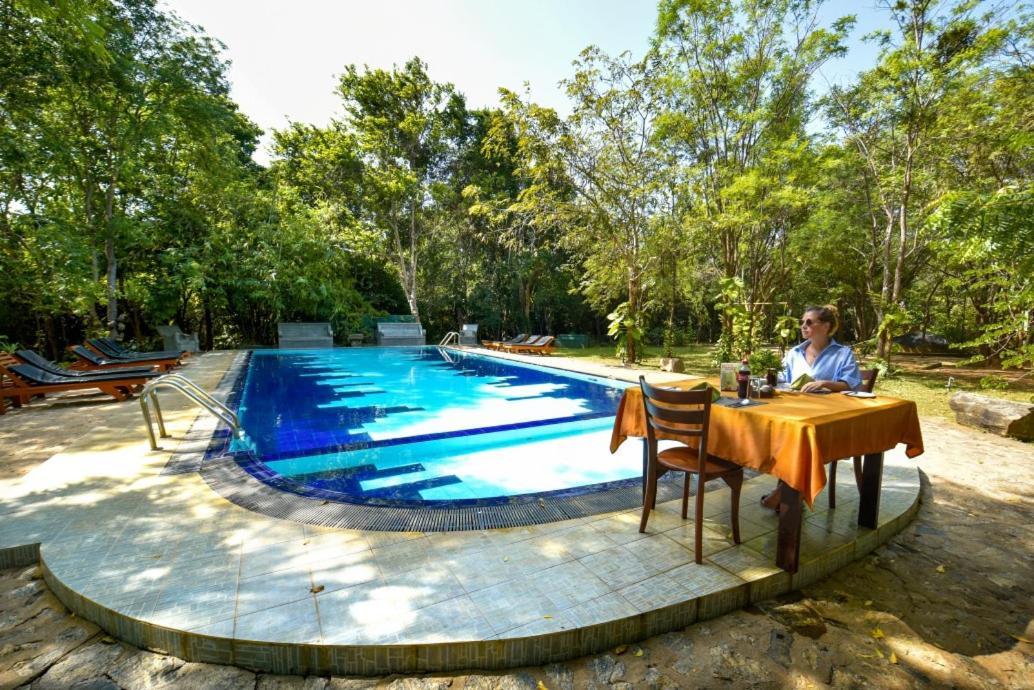 Jays Holiday Resort Habarana Exterior foto