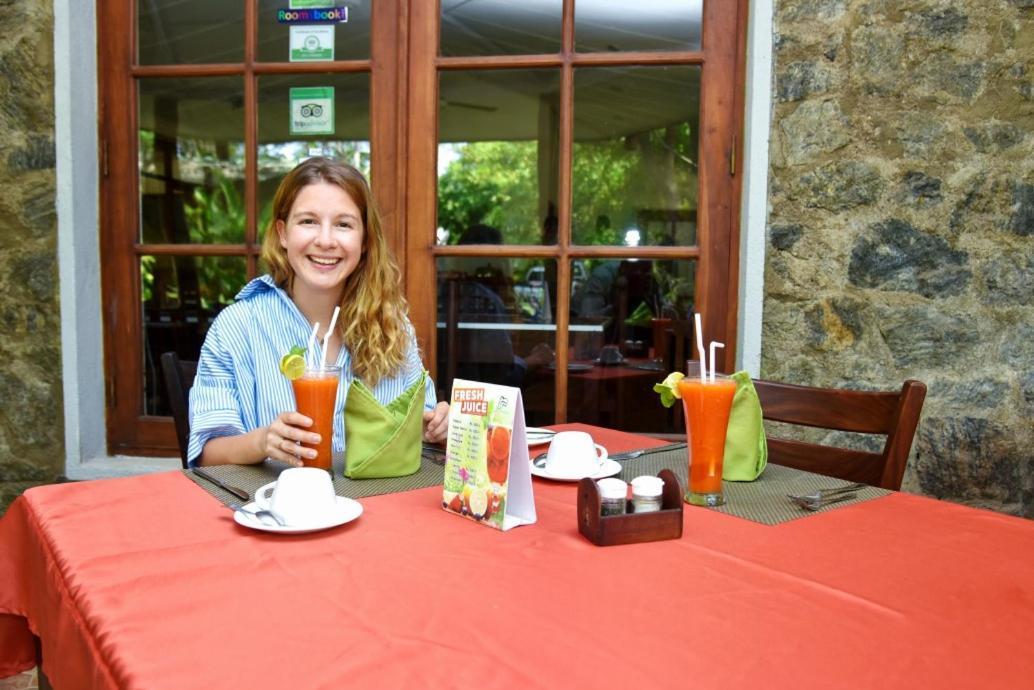 Jays Holiday Resort Habarana Exterior foto