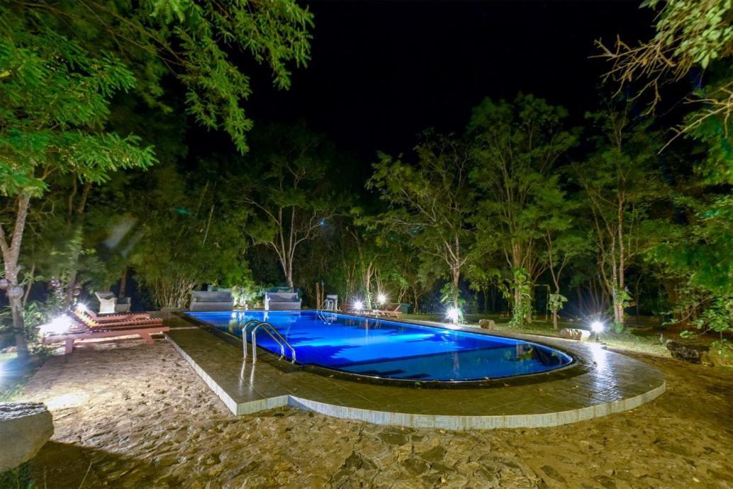 Jays Holiday Resort Habarana Exterior foto