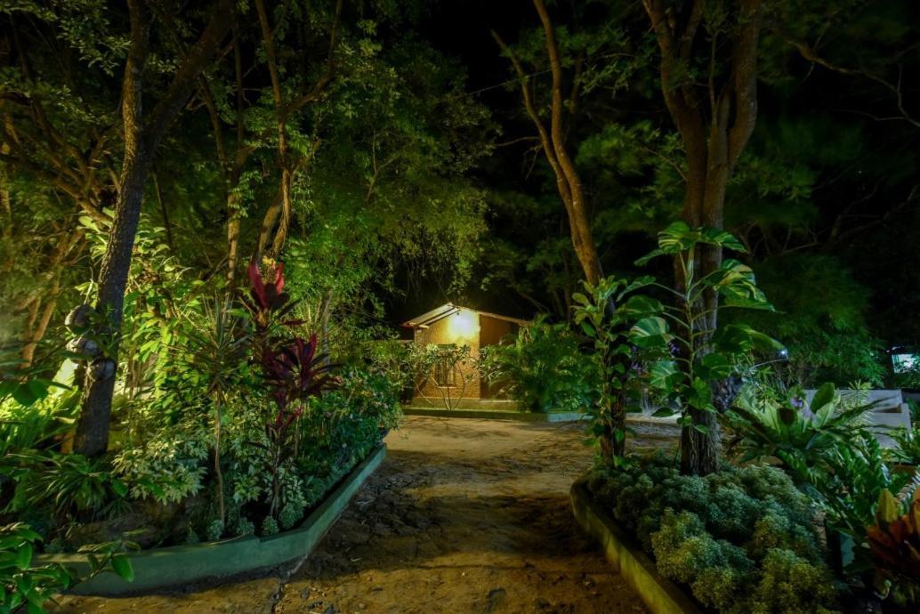 Jays Holiday Resort Habarana Exterior foto