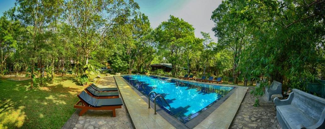 Jays Holiday Resort Habarana Exterior foto
